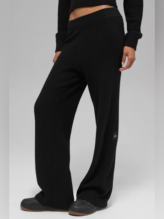 ALO Yoga Pants - Alo Cashmere High-Waist Plush Waffle Pant in Black SZ M